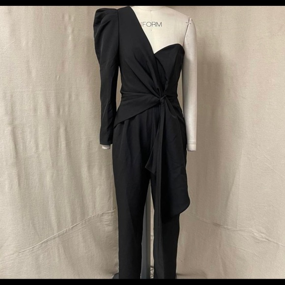 NEW SEASON Gorgeous Lavish Alice puff sleeve asymmetric jumpsuit in black - Picture 7 of 9